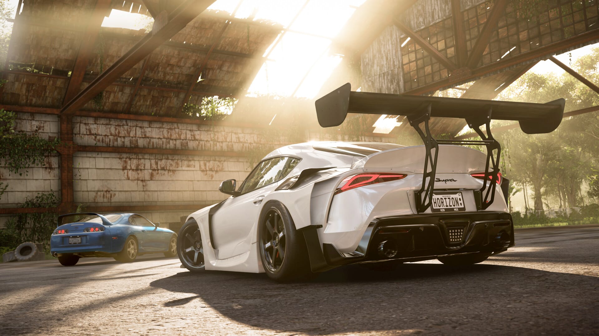 Forza Horizon 5 Screenshot, sportscars in warehouse